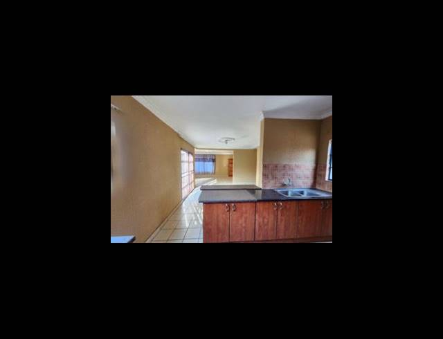 3 BEDROOM HOUSE FOR SALE IN GEELHOUTPARK